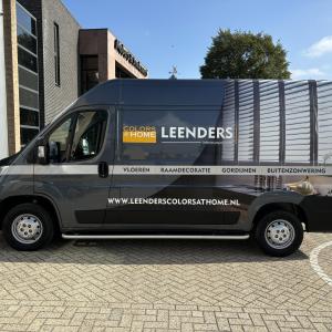 Autobelettering en Wrap aangebracht op een Opel Movano van Leenders Colors@Home